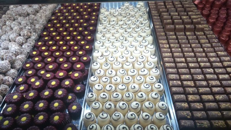 ecommerce-VILLENEUVE D ENTRAUNES-min_chocolates_milk_chocolate_white_chocolate_truffles_candy_food_treat_cacao-1213769